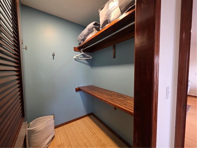 Building Photo - 11 Folkingham Ln