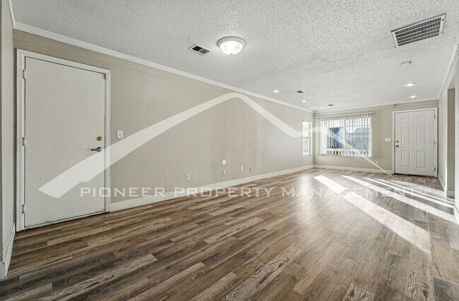 Building Photo - Spacious 3-Bedroom Home with Modern Features and Private Yard