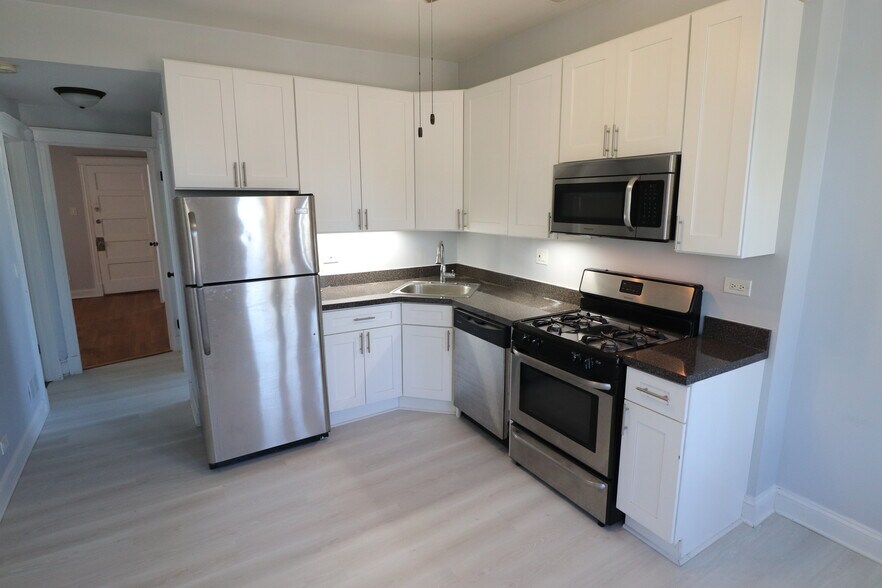 Building Photo - 4223 N Elston Ave