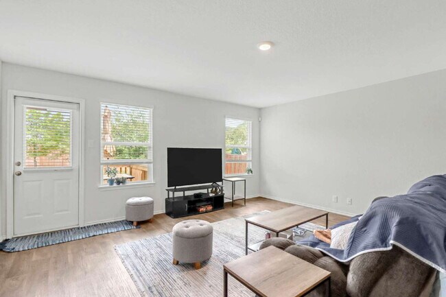 Building Photo - 15327 Shortwing