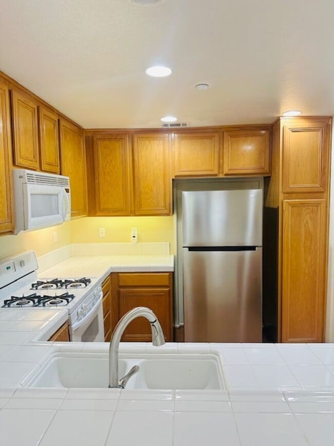 Building Photo - 820 Timberwood