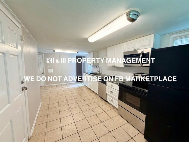 Building Photo - 3032 Elmwood Ave