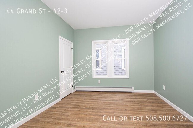 Building Photo - 44 Grand St