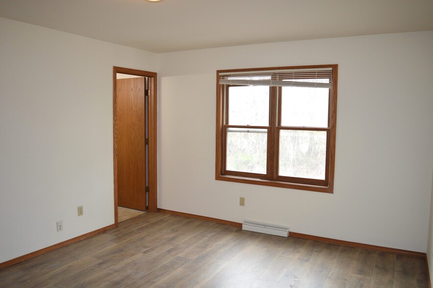Building Photo - 2289 S Thompson Dr