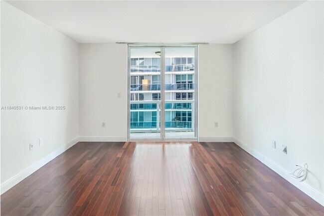 Building Photo - 1800 N Bayshore Dr