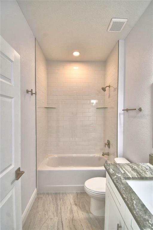 Building Photo - 7951 Sarasota Dr