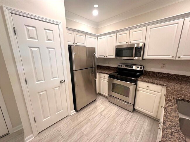 Building Photo - 1110 Westchester Ridge NE