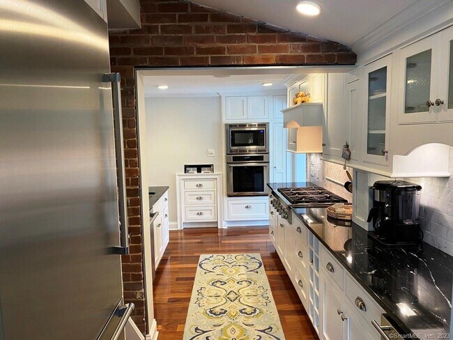 Building Photo - 27 Brightwater Rd