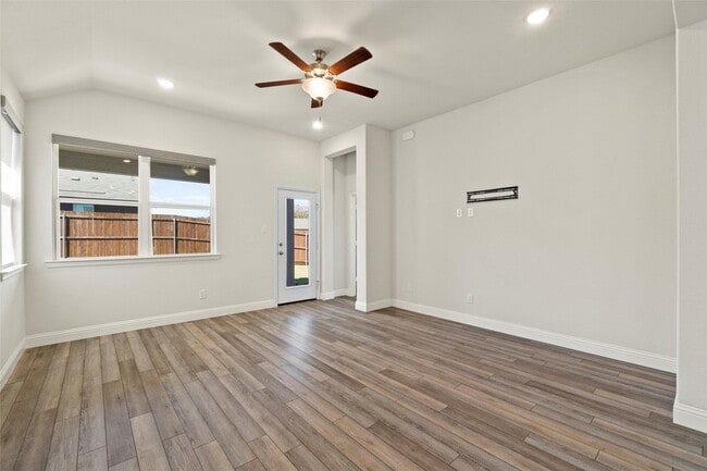 Building Photo - 1000 Mason St