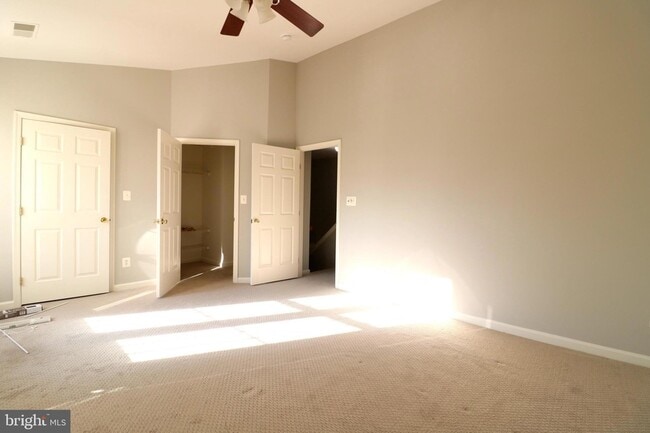 Building Photo - 2581 Sutters Mill Dr