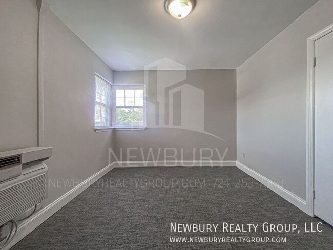 Building Photo - 305 San Juan Dr