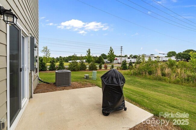 Building Photo - 5207 Maynard Hl Dr