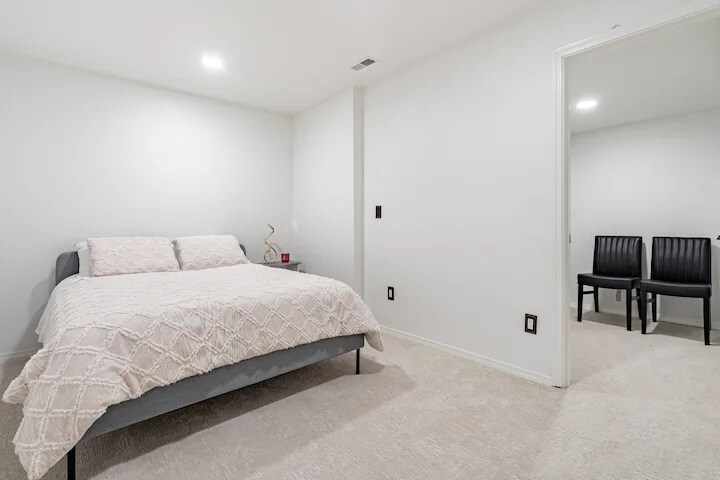 Building Photo - 16908 River Rock Dr