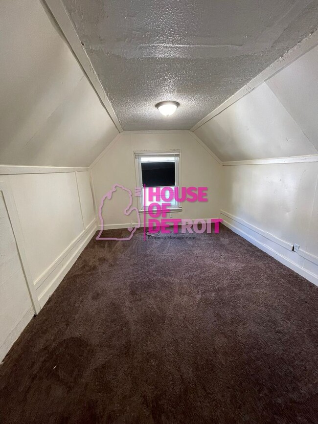 Building Photo - 3 BEDROOM | 1 BATH | FREE PRE SCREEN