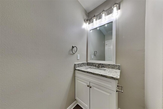 Building Photo - 18027 Hillock Glen Ln