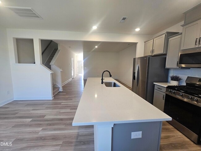 Building Photo - 66 Bloodroot St