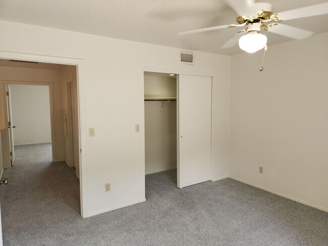 Building Photo - Three Bedroom at Green Valley Park