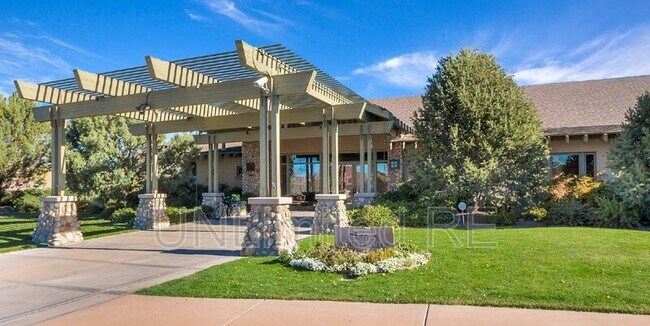 Building Photo - 1371 Kwana Ct