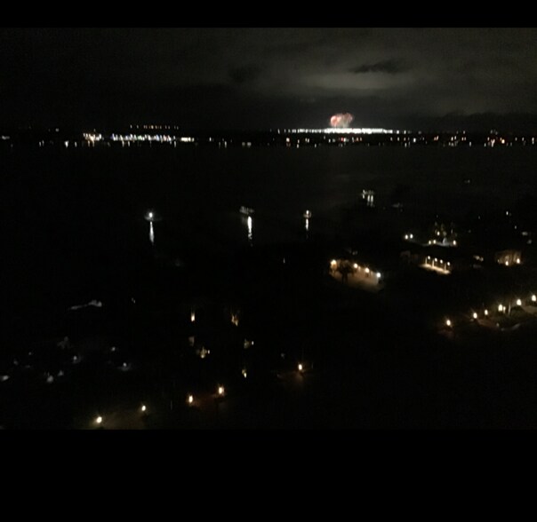 Building Photo - 2 Oceans W Blvd