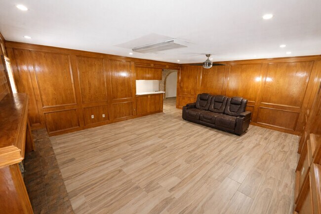 Building Photo - 21547 Binford Rd