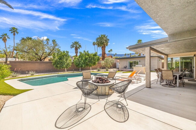 Building Photo - 73409 Little Bend Trail