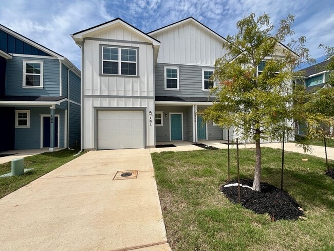Building Photo - Brand New 3 Bd 2.5 Full Bath Townhouse Near UTSA & LaCantera