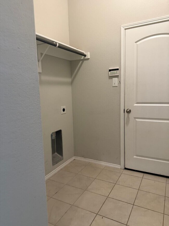 Building Photo - 3/2/2 Heights of Weatherford Estates