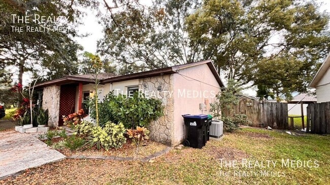 Building Photo - 3226 Redditt Rd