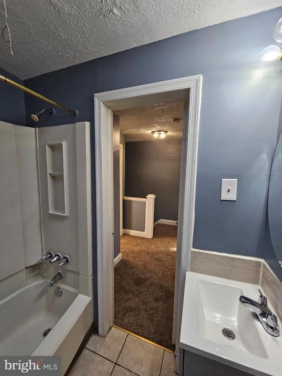 Building Photo - 3238 Westmont Ave