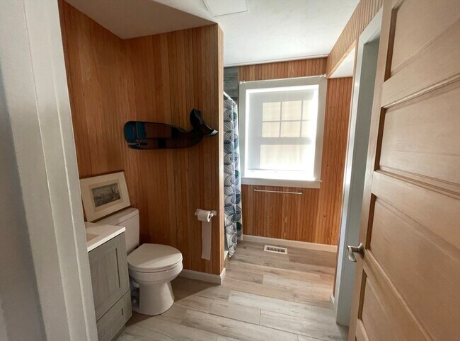 Building Photo - 43 Oceanside Dr