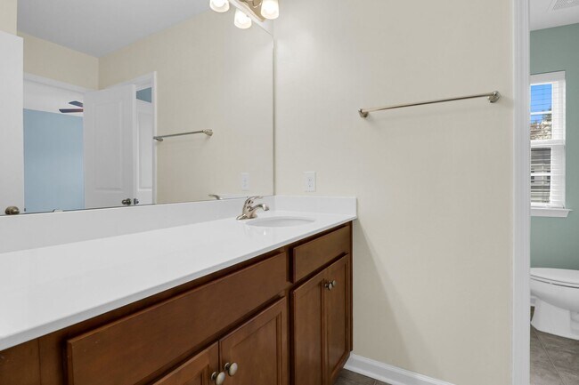 Building Photo - Modern Comfort & Easy Living in Ladson