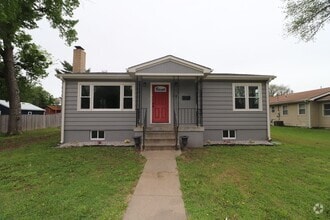 Building Photo - Spacious home for rent!