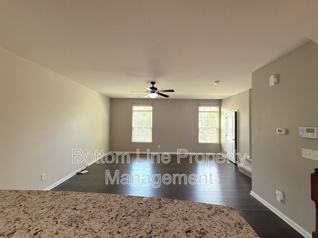 Building Photo - 4020 Zilker Park Dr