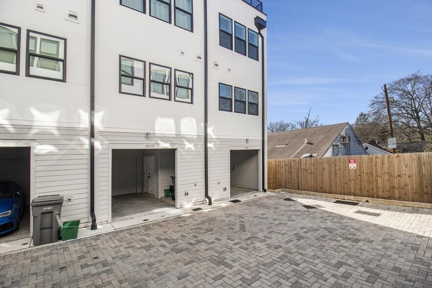 Building Photo - 1253 Wright Ln SE