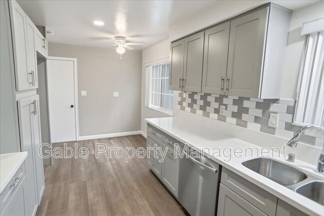 Building Photo - 27277 Garza Dr