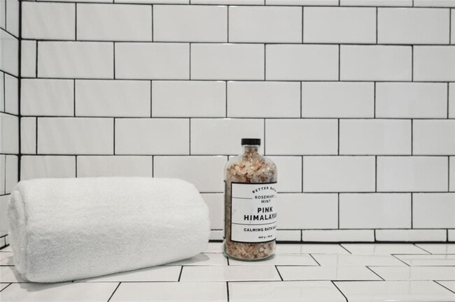 Building Photo - 2090 Emmet Pk Ln