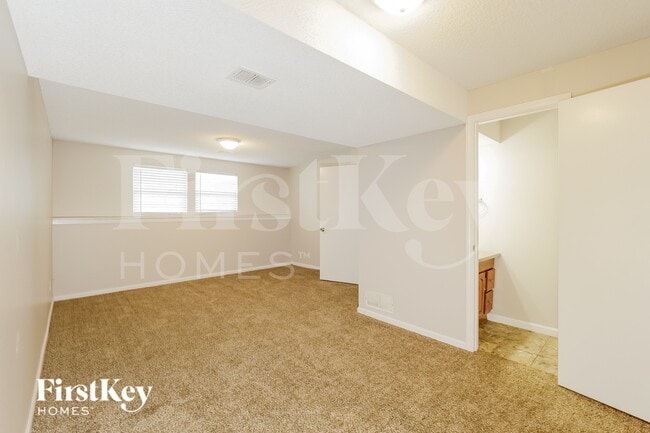 Building Photo - 208 S Darrowby Dr