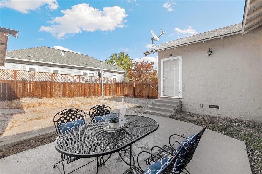 Building Photo - 7831 Eigleberry St