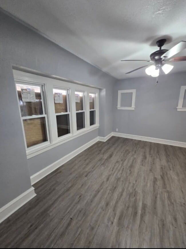 Building Photo - 2405 N 34th St