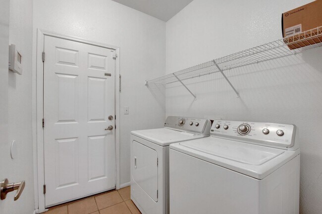 Building Photo - Anthem Gem with 3-Car Garage & Spacious Backyard