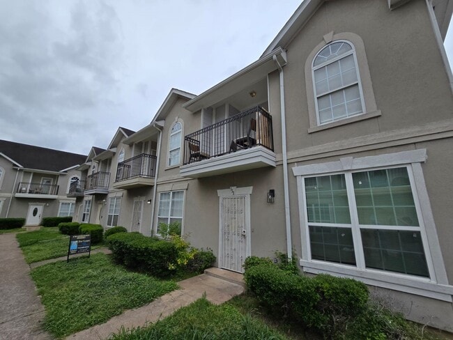 Building Photo - 11045 Landswalk Dr