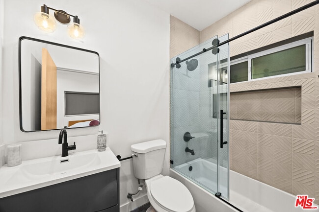 Building Photo - 807 N Cherokee Ave