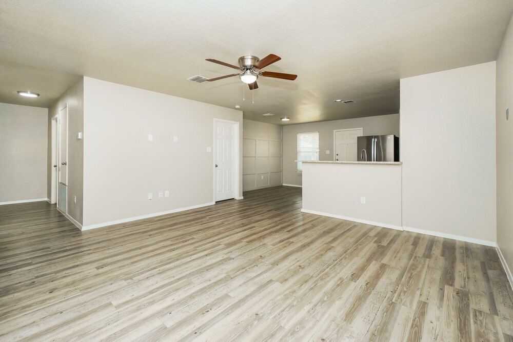 Building Photo - 3215 Pedernales Dr