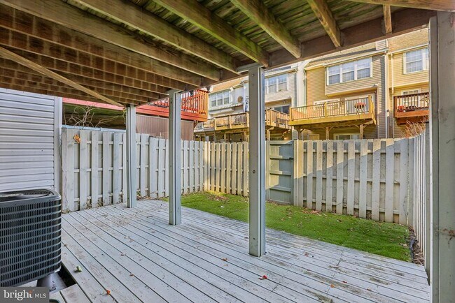 Building Photo - 1305 Riverwood Way