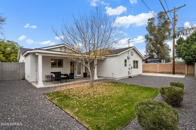 Building Photo - 3515 E Piccadilly Rd