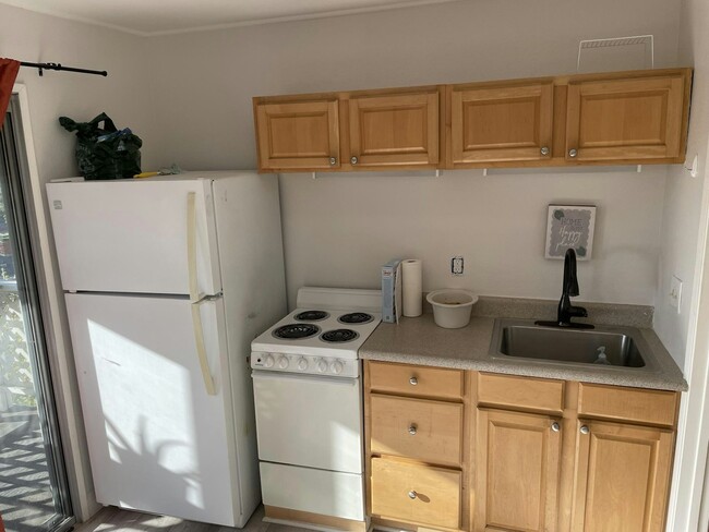 Building Photo - 4521 Westview Dr
