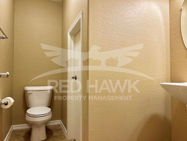 Building Photo - 850 S Henry Ln