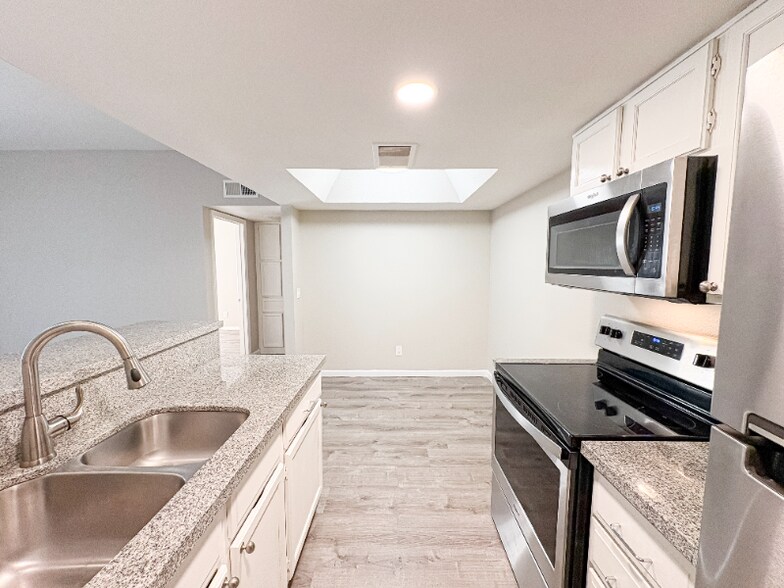 Building Photo - 80 W Maryland Ave