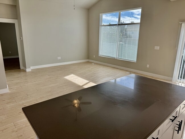 Building Photo - 7646 S Waverly Hls Ln