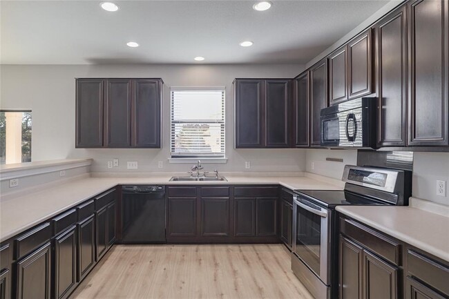 Building Photo - 315 Settlers Home Dr